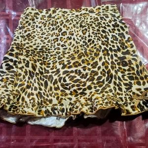 Leopard skirt